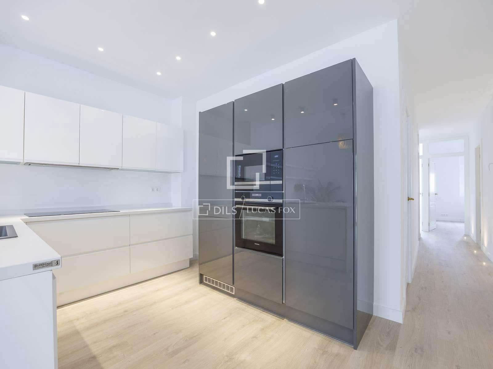 3 makuuhuone Huoneisto vuokrattavana paikassa Valencia kaupunki - 2 600 € (Ref: 9924850)