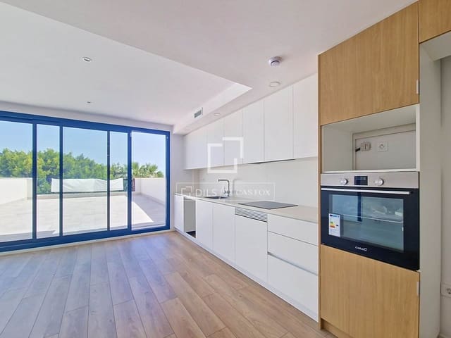 2 bedroom Apartment for sale in Vilanova i la Geltrú with garage - € 498,000 (Ref: 9924907)
