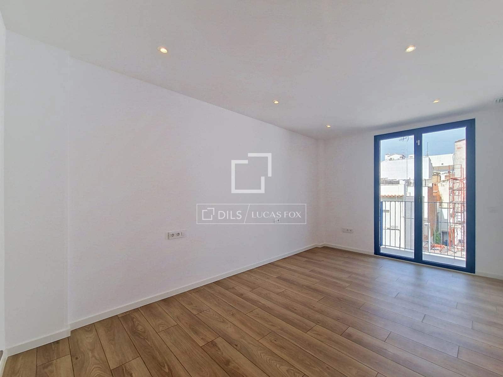 2 bedroom Apartment for sale in Vilanova i la Geltru with garage - € 498,000 (Ref: 9924907)