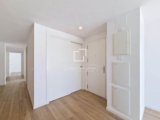 2 bedroom Apartment for sale in Vilanova i la Geltrú with garage - € 498,000 (Ref: 9924907)