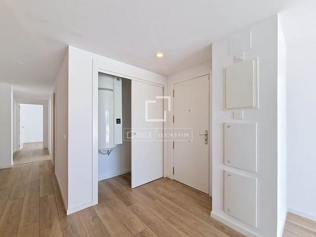 2 bedroom Apartment for sale in Vilanova i la Geltrú with garage - € 498,000 (Ref: 9924907)