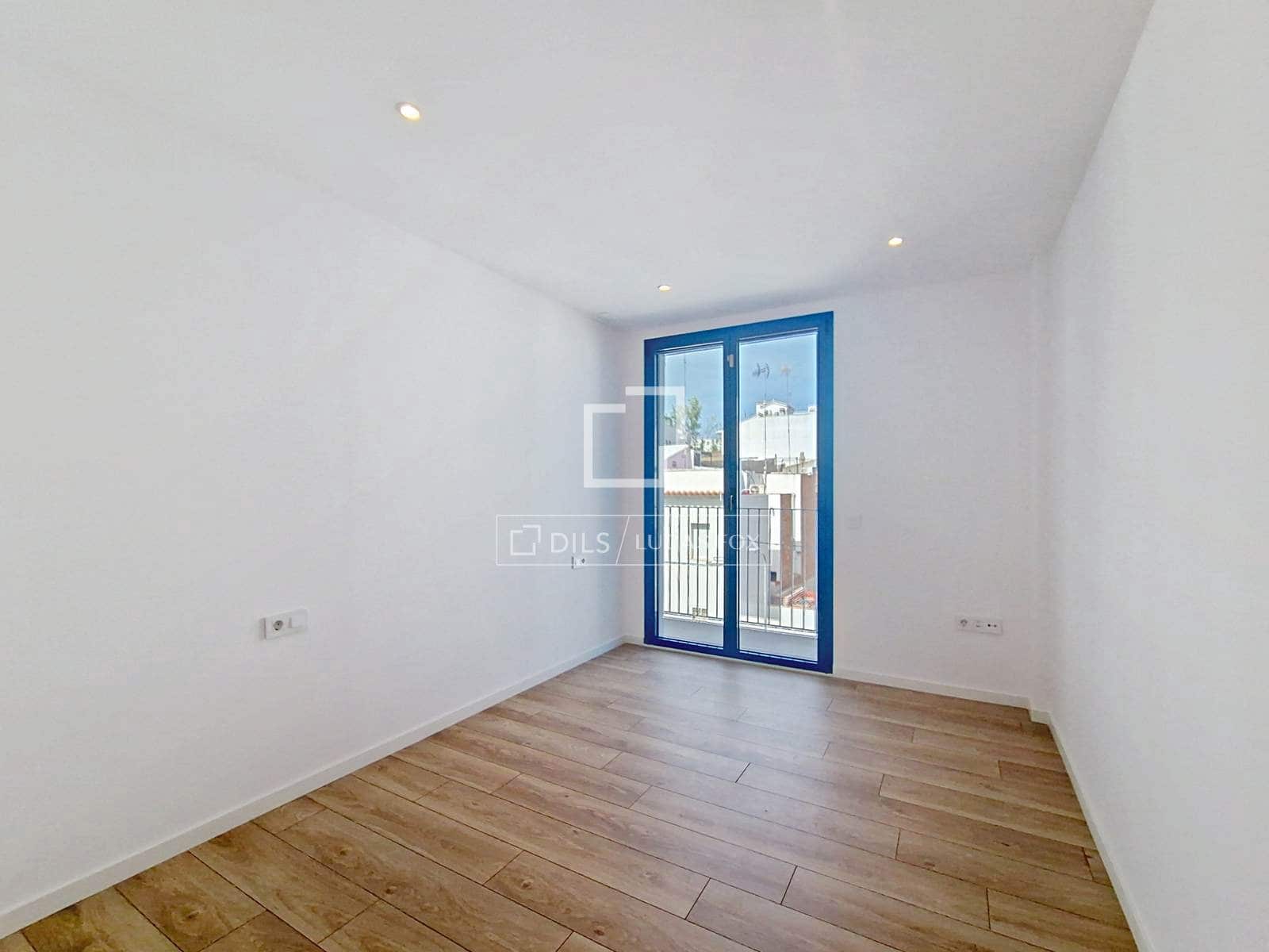 2 bedroom Apartment for sale in Vilanova i la Geltru with garage - € 498,000 (Ref: 9924907)