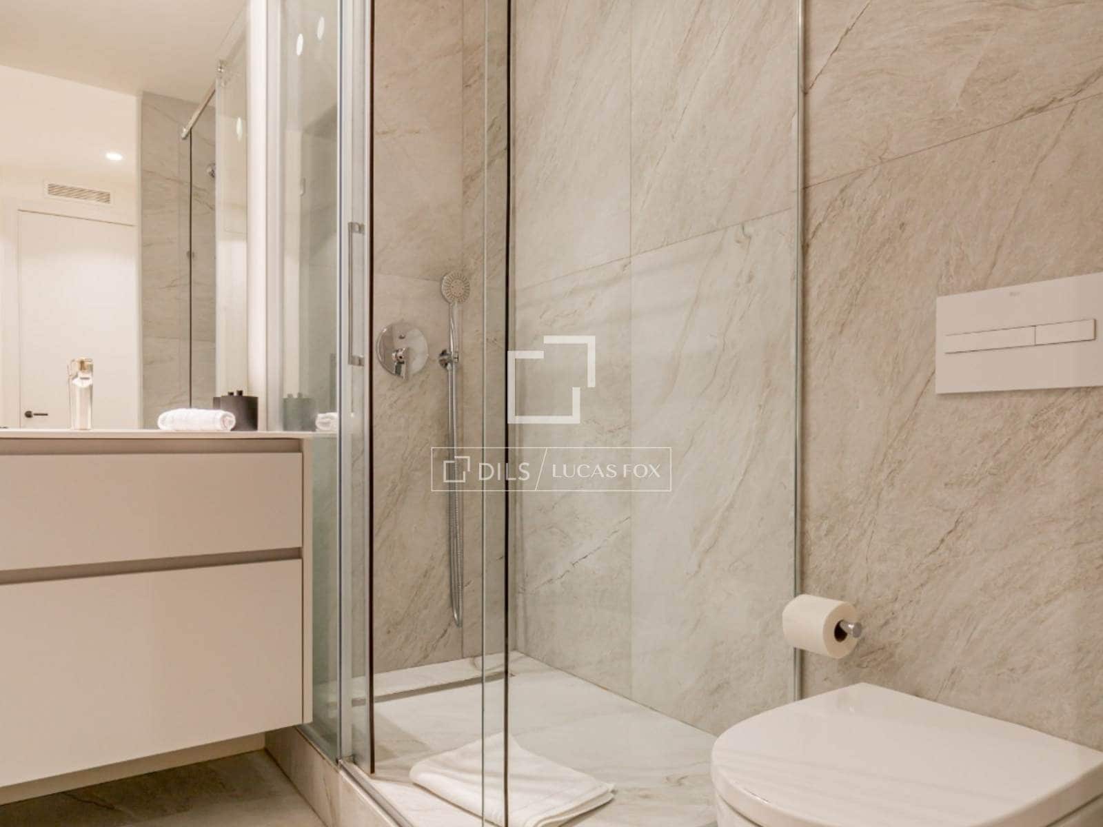 Appartement de 3 chambres à louer à Madrid ville - 6 500 € (Ref: 9925064)