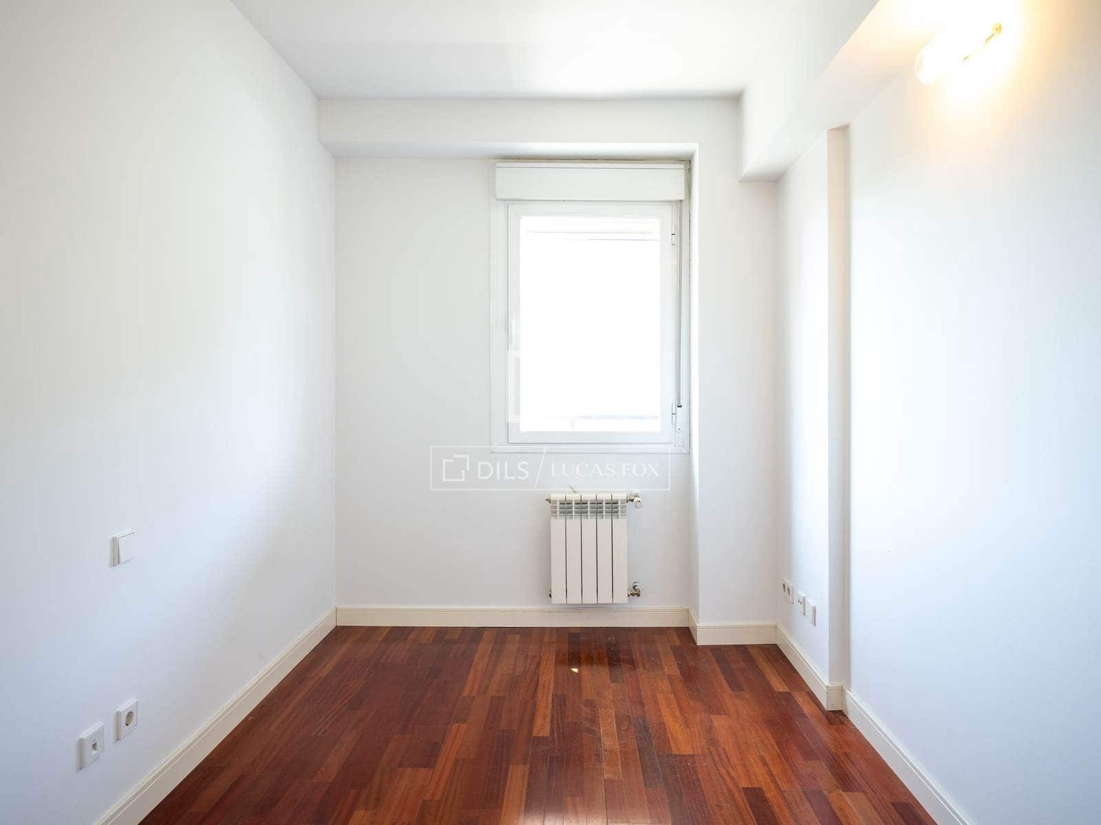 4 bedroom Apartment for rent in Madrid city with pool - € 3,000 (Ref: 9925207)