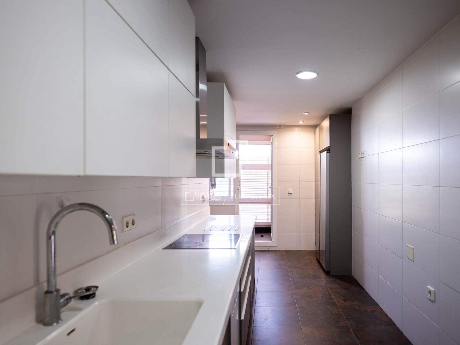 4 bedroom Apartment for rent in Madrid city with pool - € 3,000 (Ref: 9925207)