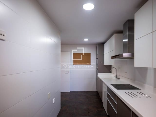 Apartamento de 4 habitaciones en Madrid ciudad en alquiler con piscina - 3.000 € (Ref: 9925207)