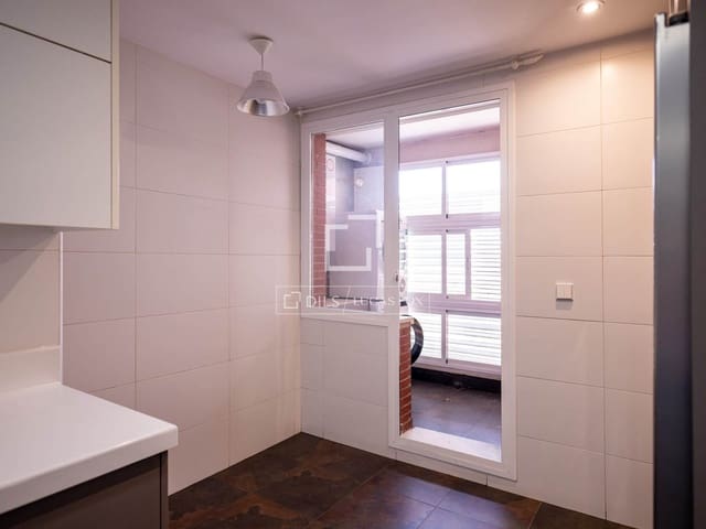 Apartamento de 4 habitaciones en Madrid ciudad en alquiler con piscina - 3.000 € (Ref: 9925207)