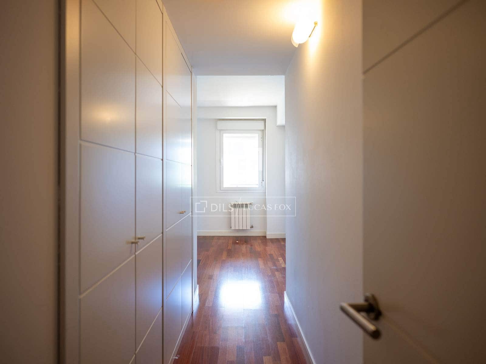 4 bedroom Apartment for rent in Madrid city with pool - € 3,000 (Ref: 9925207)
