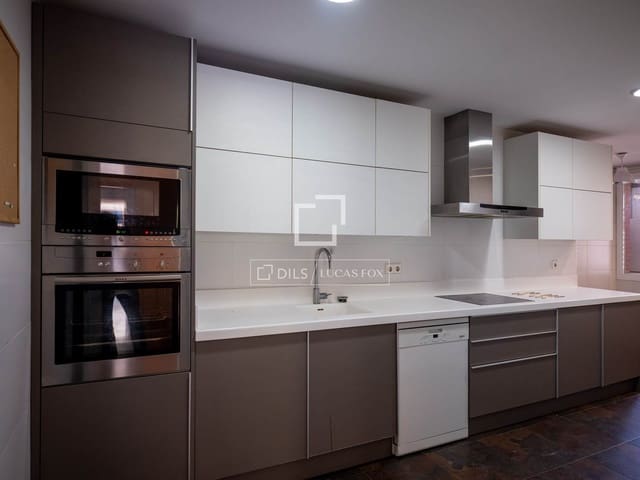 Apartamento de 4 habitaciones en Madrid ciudad en alquiler con piscina - 3.000 € (Ref: 9925207)