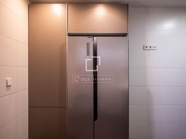 Apartamento de 4 habitaciones en Madrid ciudad en alquiler con piscina - 3.000 € (Ref: 9925207)