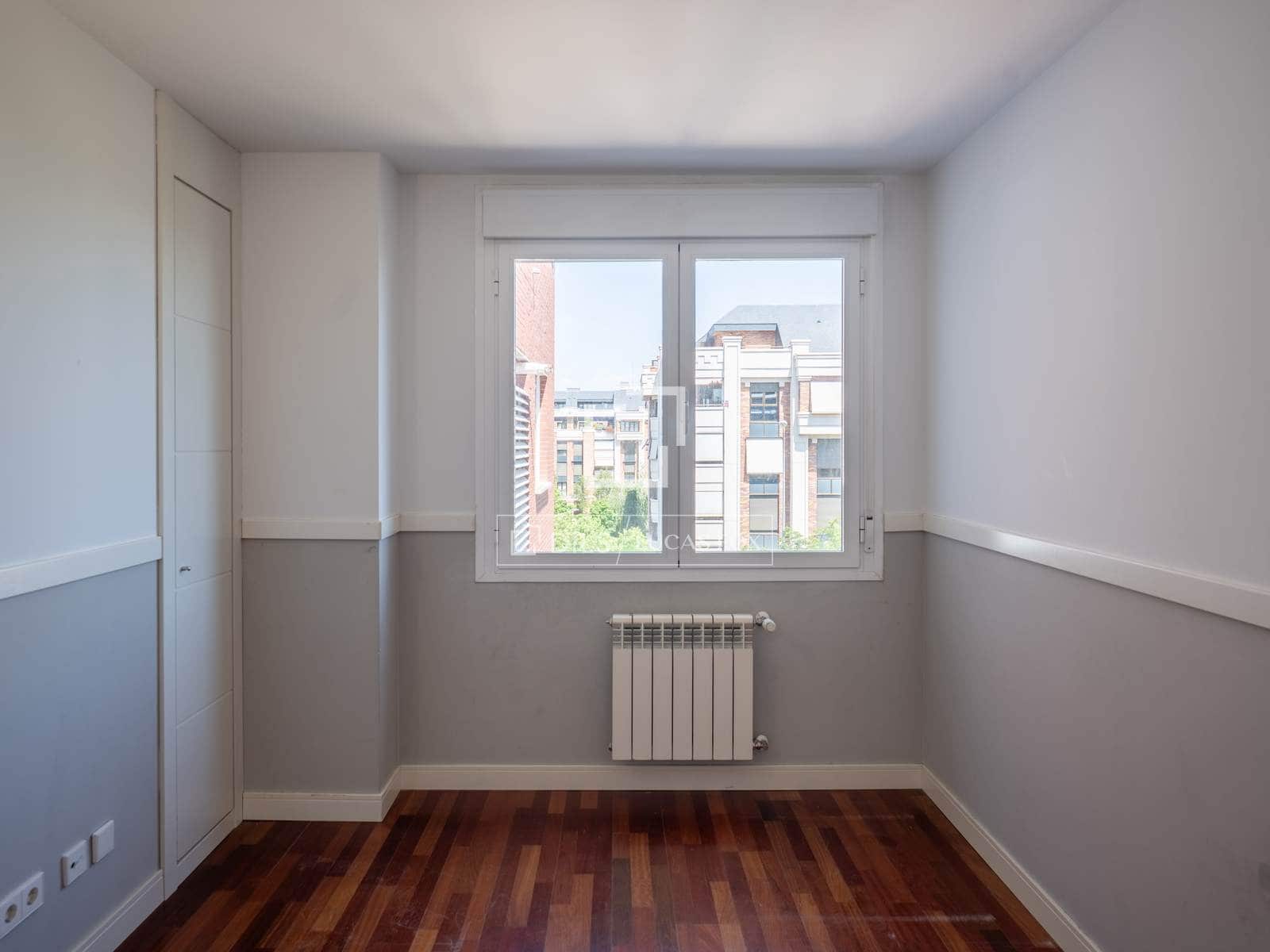 4 bedroom Apartment for rent in Madrid city with pool - € 3,000 (Ref: 9925207)