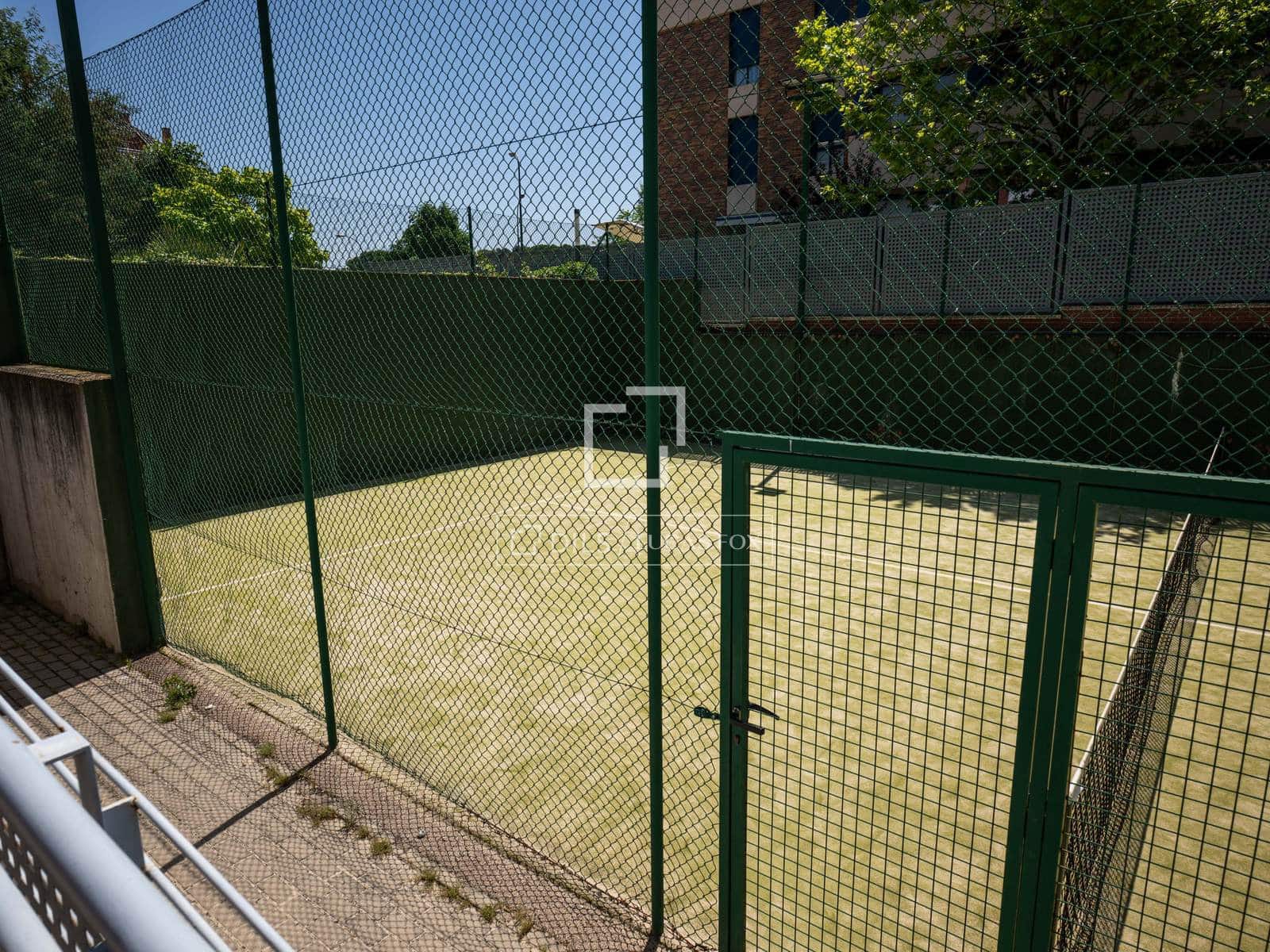 4 bedroom Apartment for rent in Madrid city with pool - € 3,000 (Ref: 9925207)