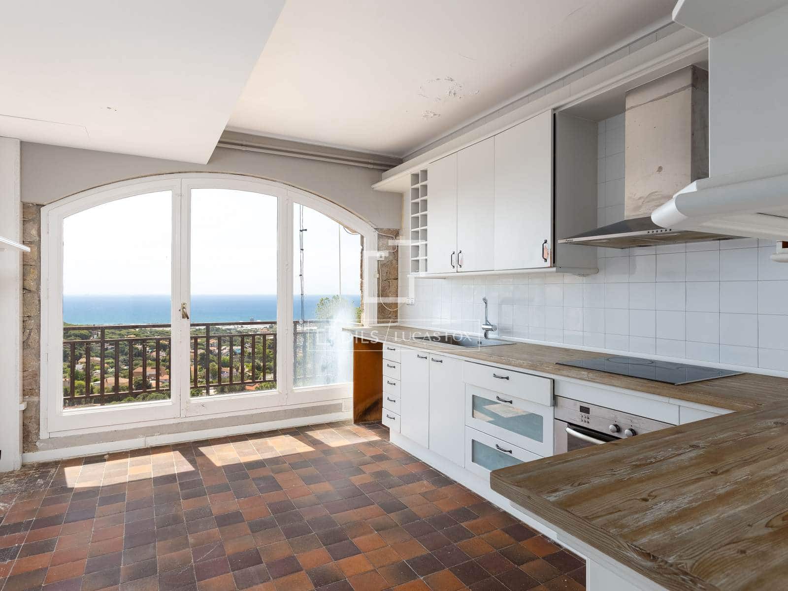 12 bedroom Villa for sale in Cabrera de Mar with pool garage - € 1,750,000 (Ref: 9925208)