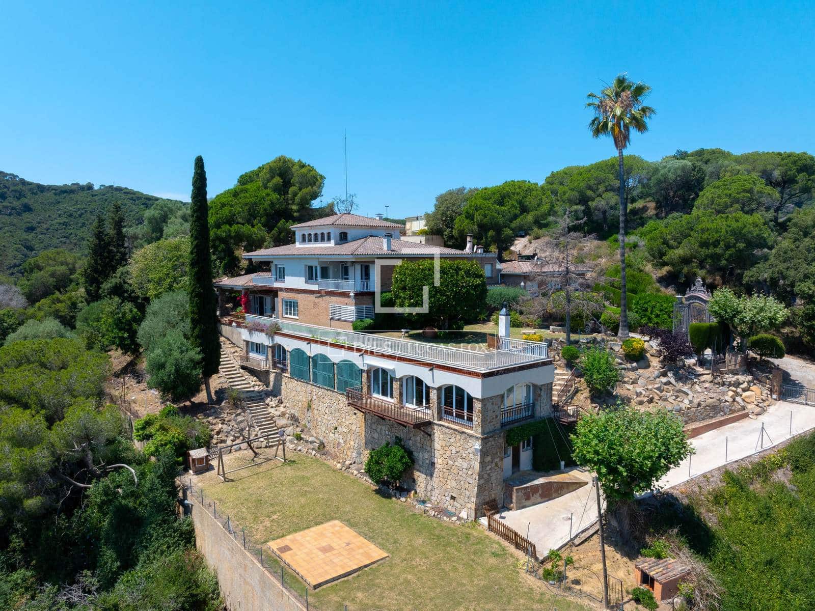 12 bedroom Villa for sale in Cabrera de Mar with pool garage - € 1,750,000 (Ref: 9925208)