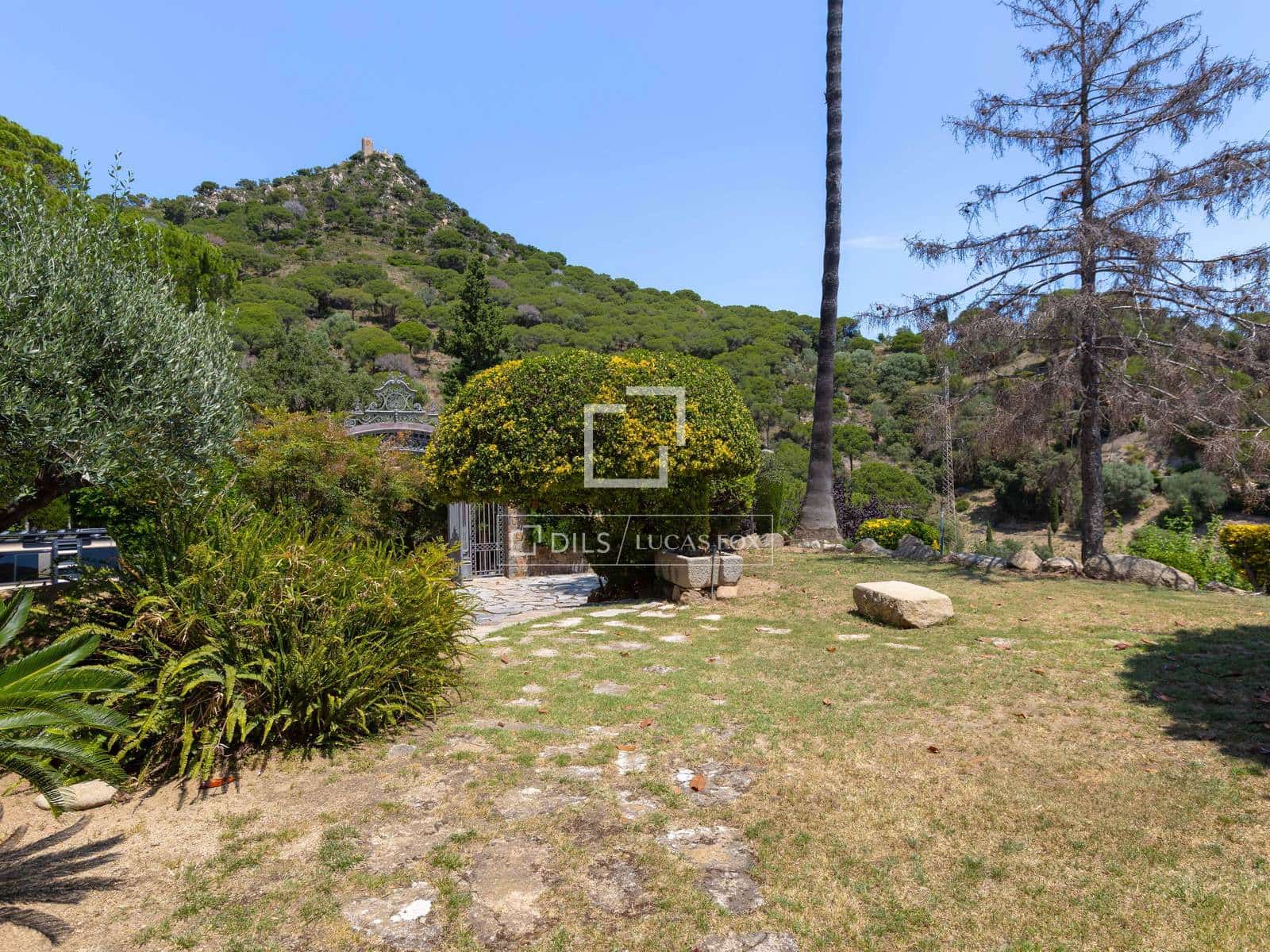 12 bedroom Villa for sale in Cabrera de Mar with pool garage - € 1,750,000 (Ref: 9925208)