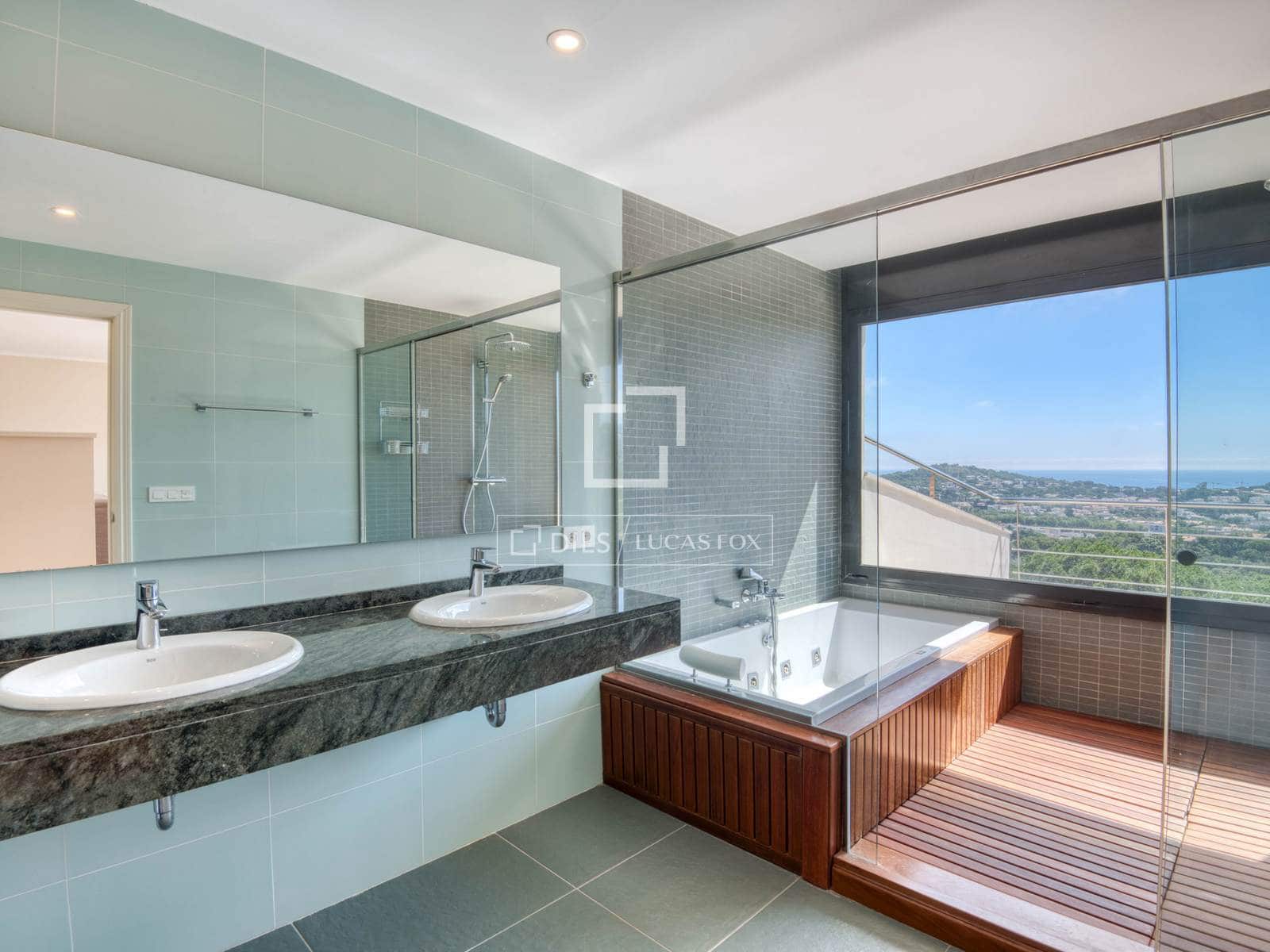 5 bedroom Villa for sale in Sant Feliu de Guixols with pool garage - € 1,600,000 (Ref: 9927815)