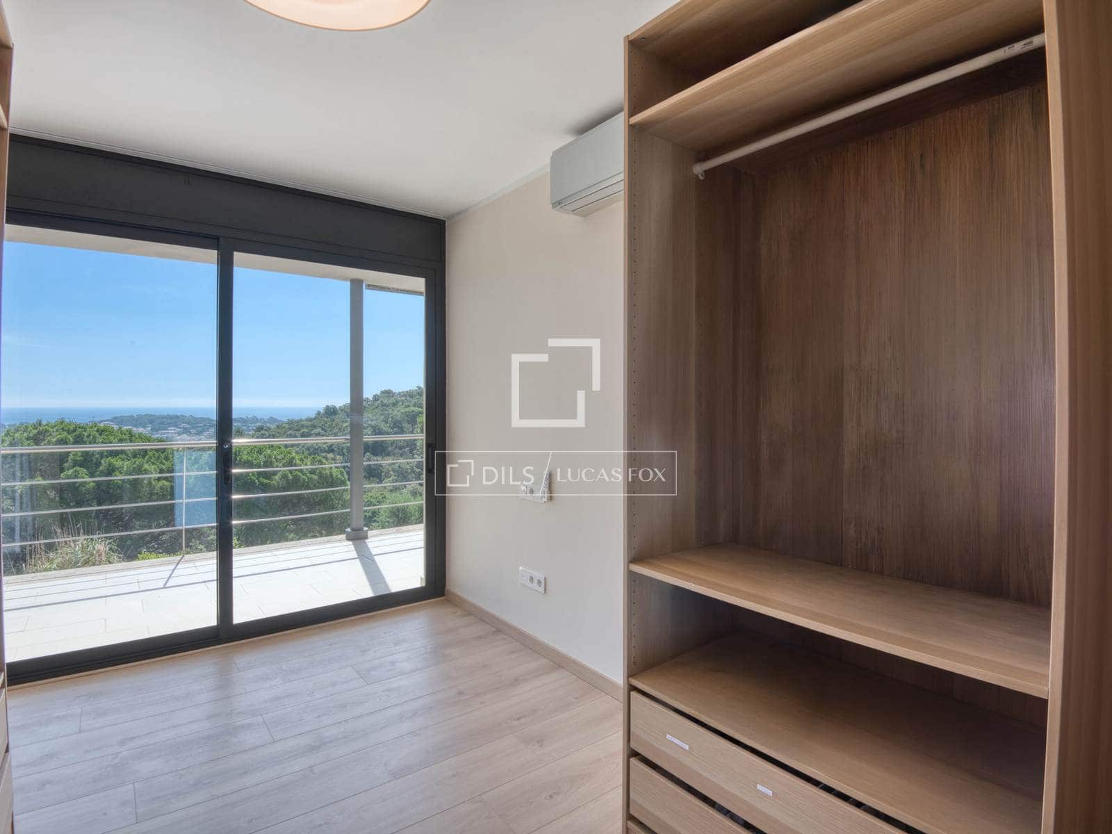 5 bedroom Villa for sale in Sant Feliu de Guixols with pool garage - € 1,600,000 (Ref: 9927815)