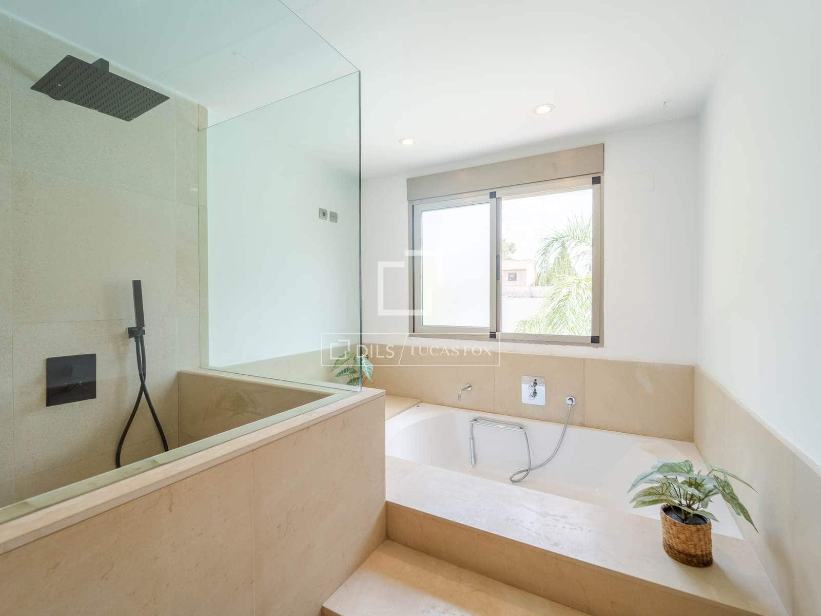 3 bedroom Villa for sale in L'Eliana with pool garage - € 690,000 (Ref: 9927816)