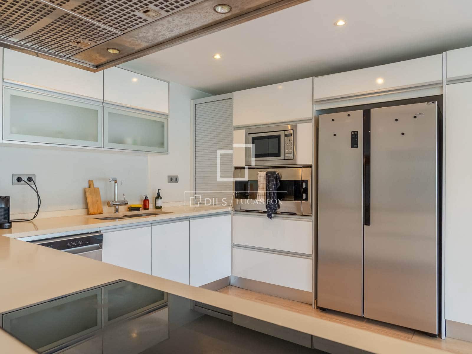 3 bedroom Villa for sale in L'Eliana with pool garage - € 690,000 (Ref: 9927816)