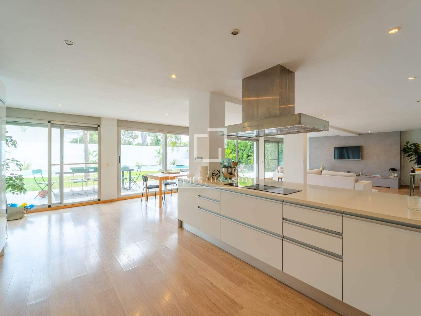 3 bedroom Villa for sale in L'Eliana with pool garage - € 690,000 (Ref: 9927816)