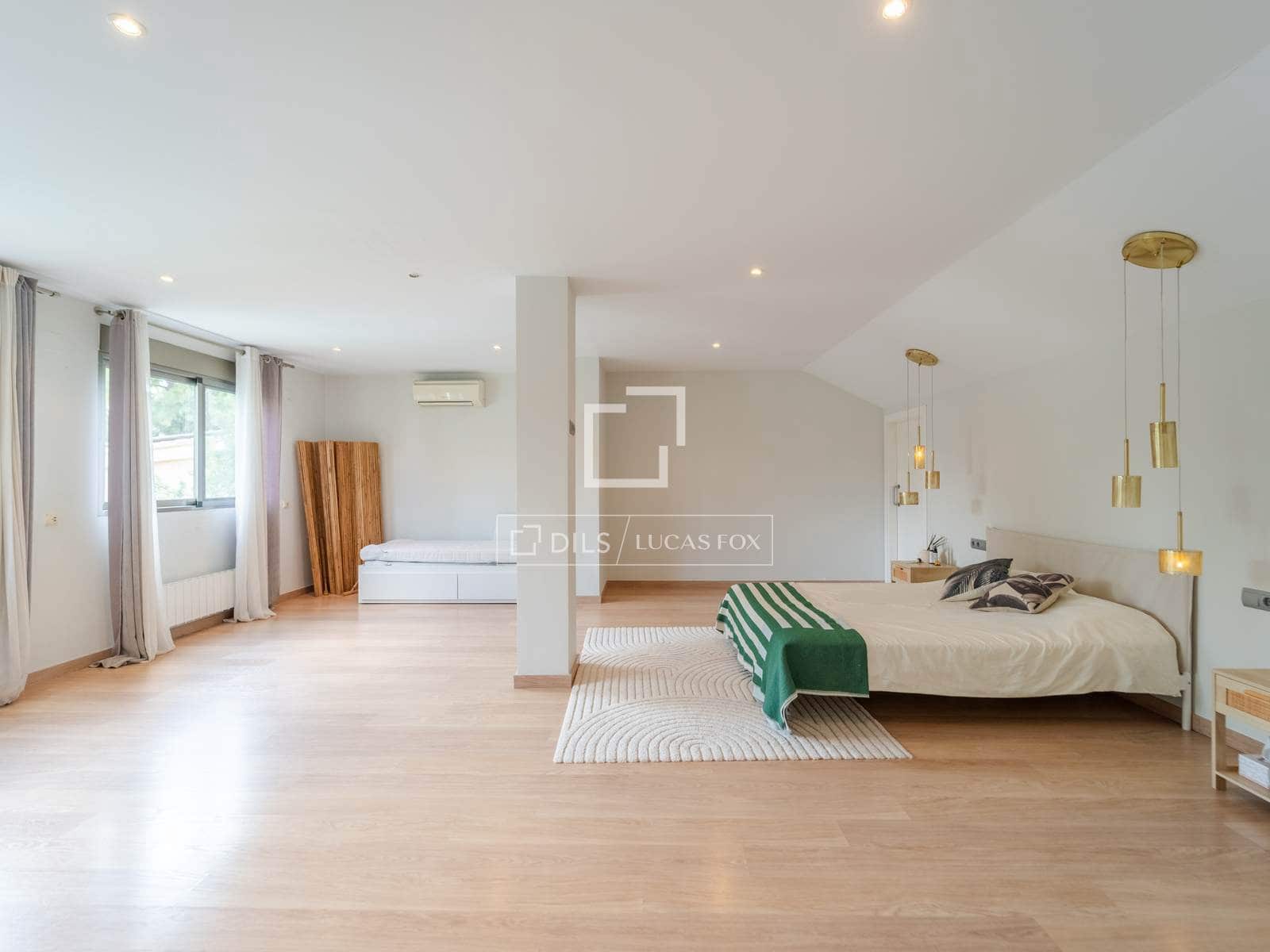 3 bedroom Villa for sale in L'Eliana with pool garage - € 690,000 (Ref: 9927816)