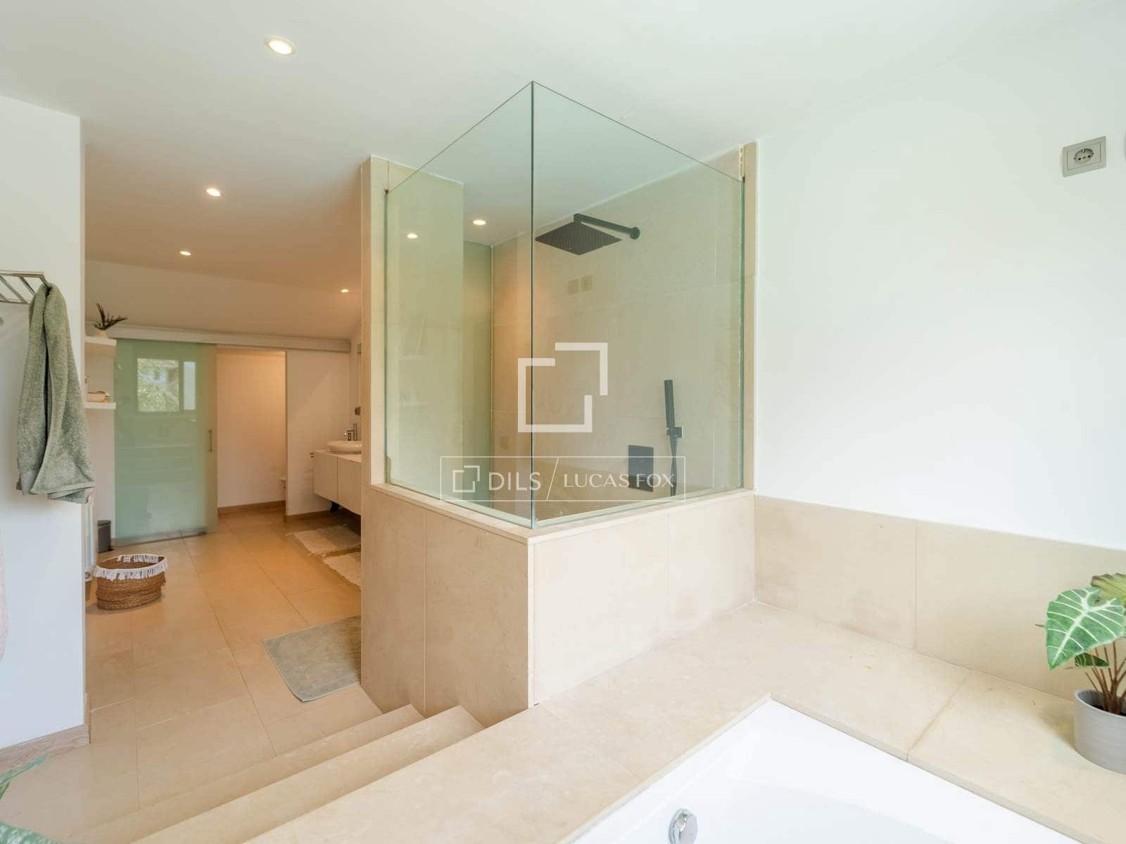 3 bedroom Villa for sale in L'Eliana with pool garage - € 690,000 (Ref: 9927816)