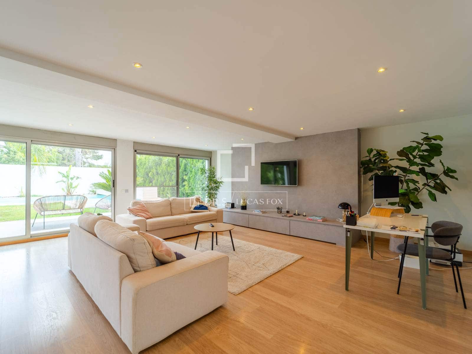 3 bedroom Villa for sale in L'Eliana with pool garage - € 690,000 (Ref: 9927816)