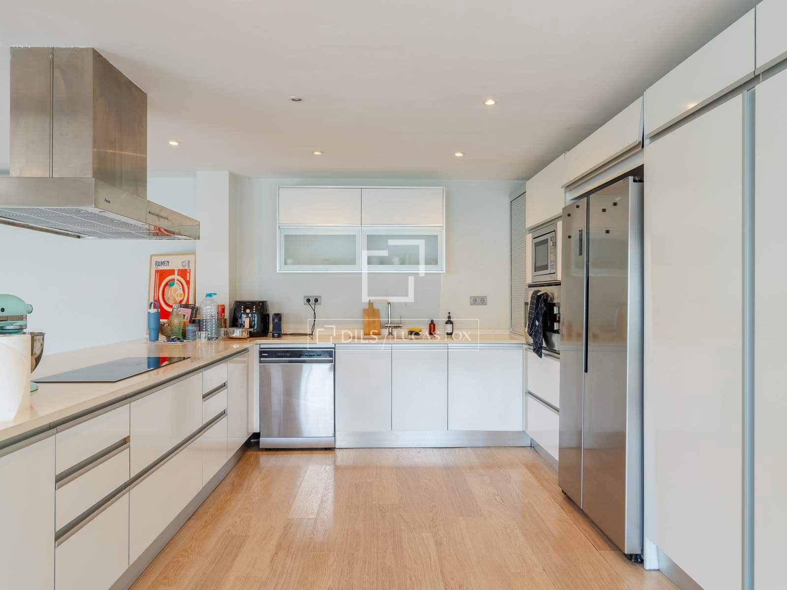 3 bedroom Villa for sale in L'Eliana with pool garage - € 690,000 (Ref: 9927816)