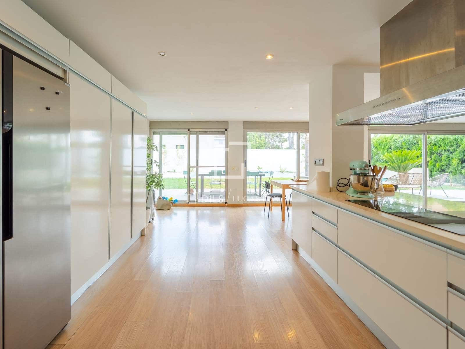 3 bedroom Villa for sale in L'Eliana with pool garage - € 690,000 (Ref: 9927816)