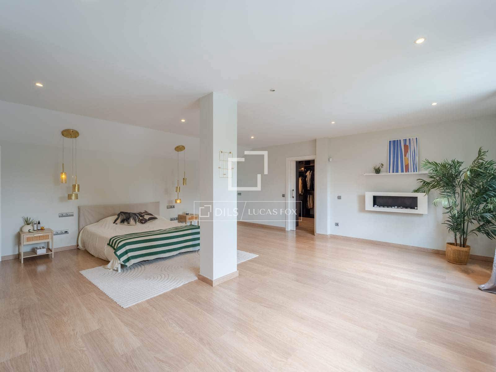 3 bedroom Villa for sale in L'Eliana with pool garage - € 690,000 (Ref: 9927816)