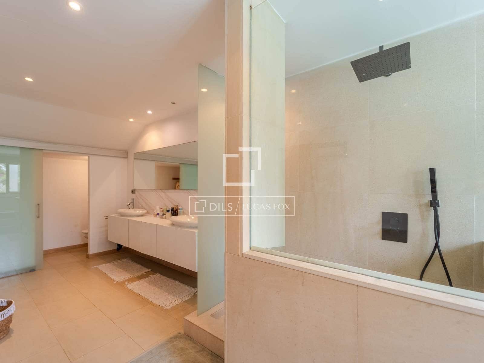 3 bedroom Villa for sale in L'Eliana with pool garage - € 690,000 (Ref: 9927816)