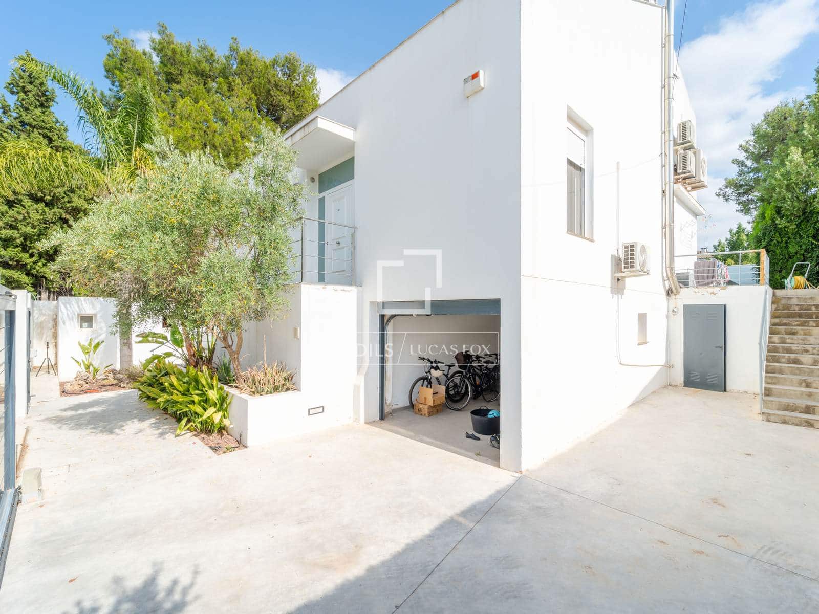3 bedroom Villa for sale in L'Eliana with pool garage - € 690,000 (Ref: 9927816)