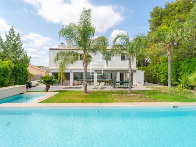 3 Zimmer Villa zu verkaufen in L'Eliana mit Pool Garage - 690.000 € (Ref: 9927816)