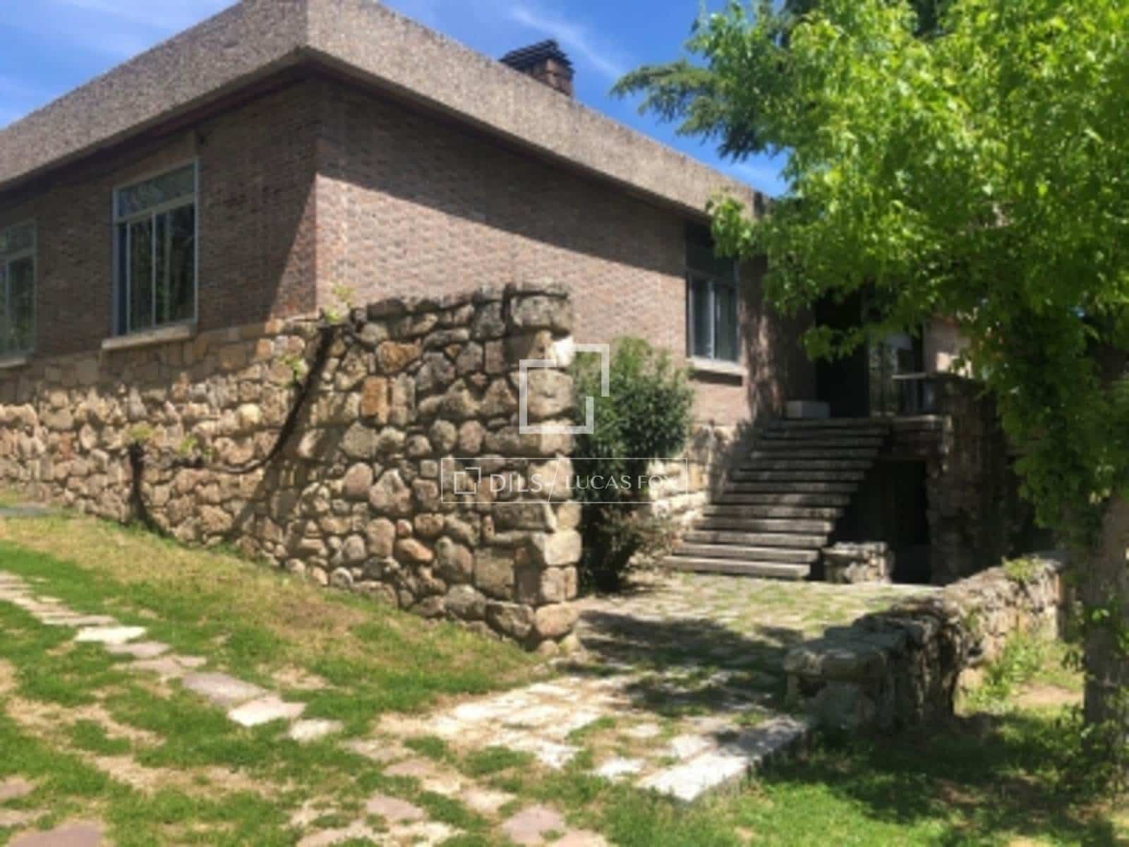 4 bedroom Villa for sale in Guadarrama with pool - € 4,800,000 (Ref: 9927817)