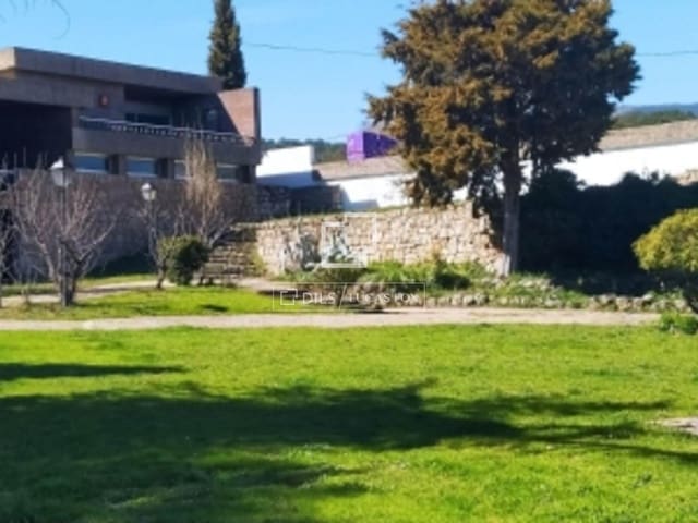 4 bedroom Villa for sale in Guadarrama with pool - € 4,800,000 (Ref: 9927817)