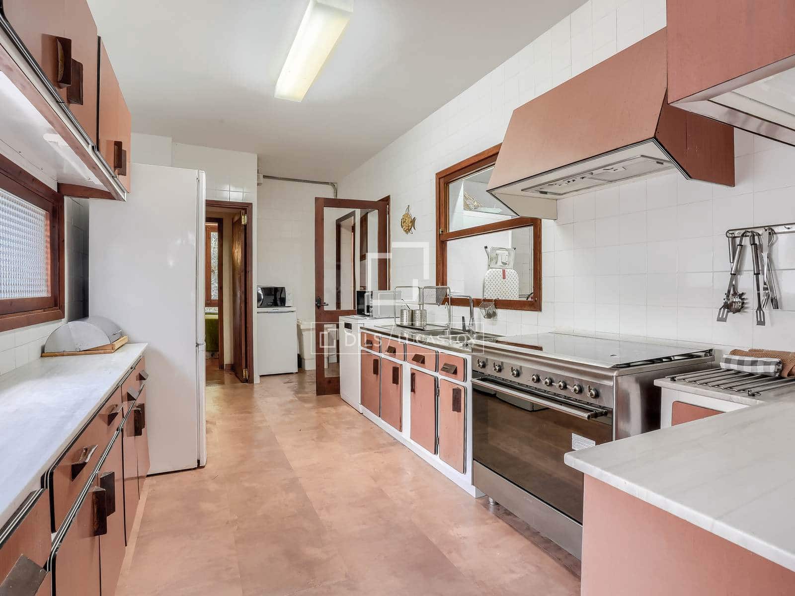 9 bedroom Villa for sale in Alcudia - € 9,400,000 (Ref: 9928040)