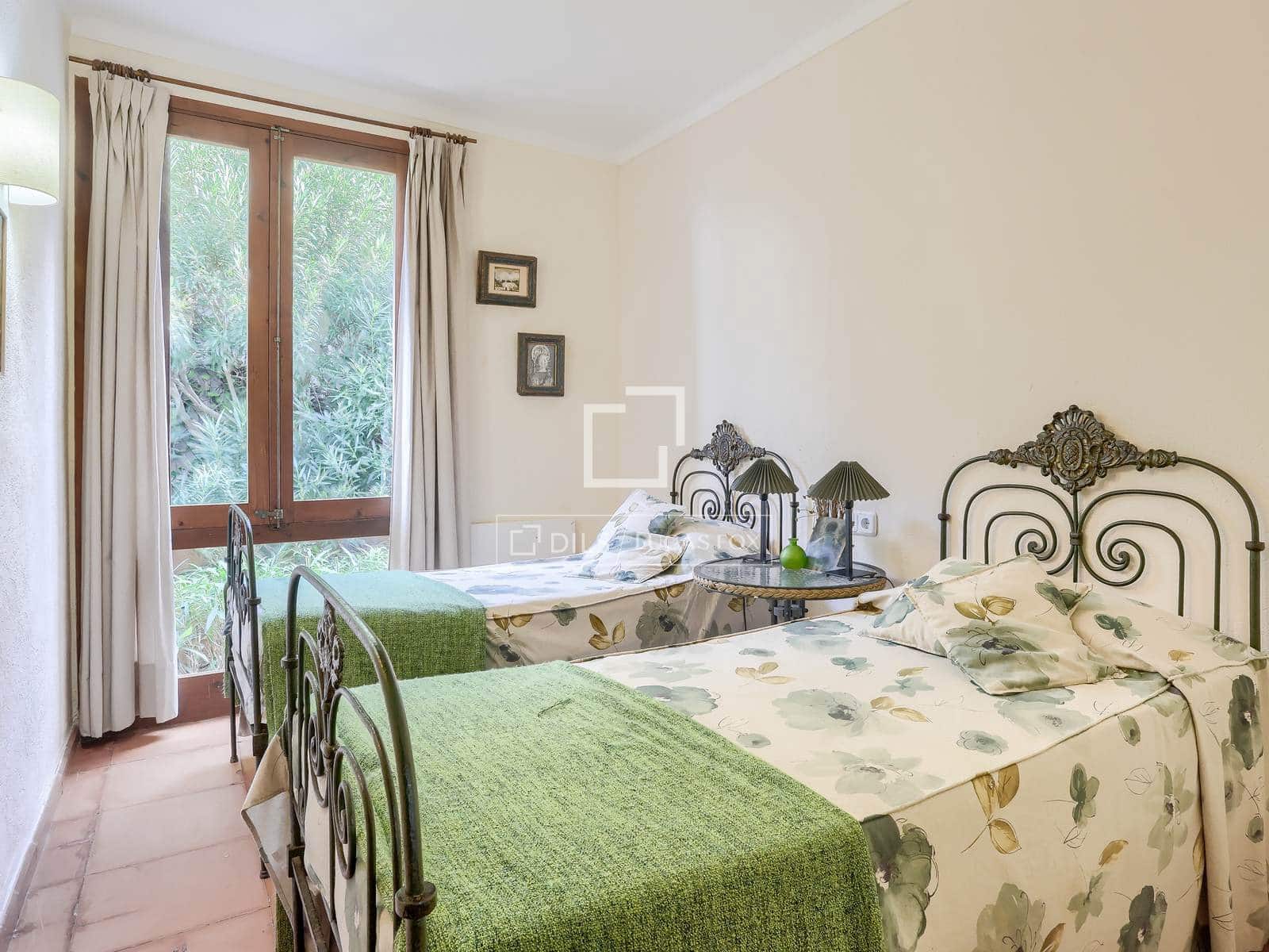 9 bedroom Villa for sale in Alcudia - € 9,400,000 (Ref: 9928040)