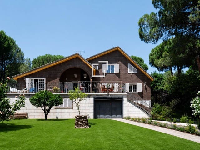 Chalet de 8 habitaciones en San Martín de Valdeiglesias en venta con piscina garaje - 1.200.000 € (Ref: 9928310)