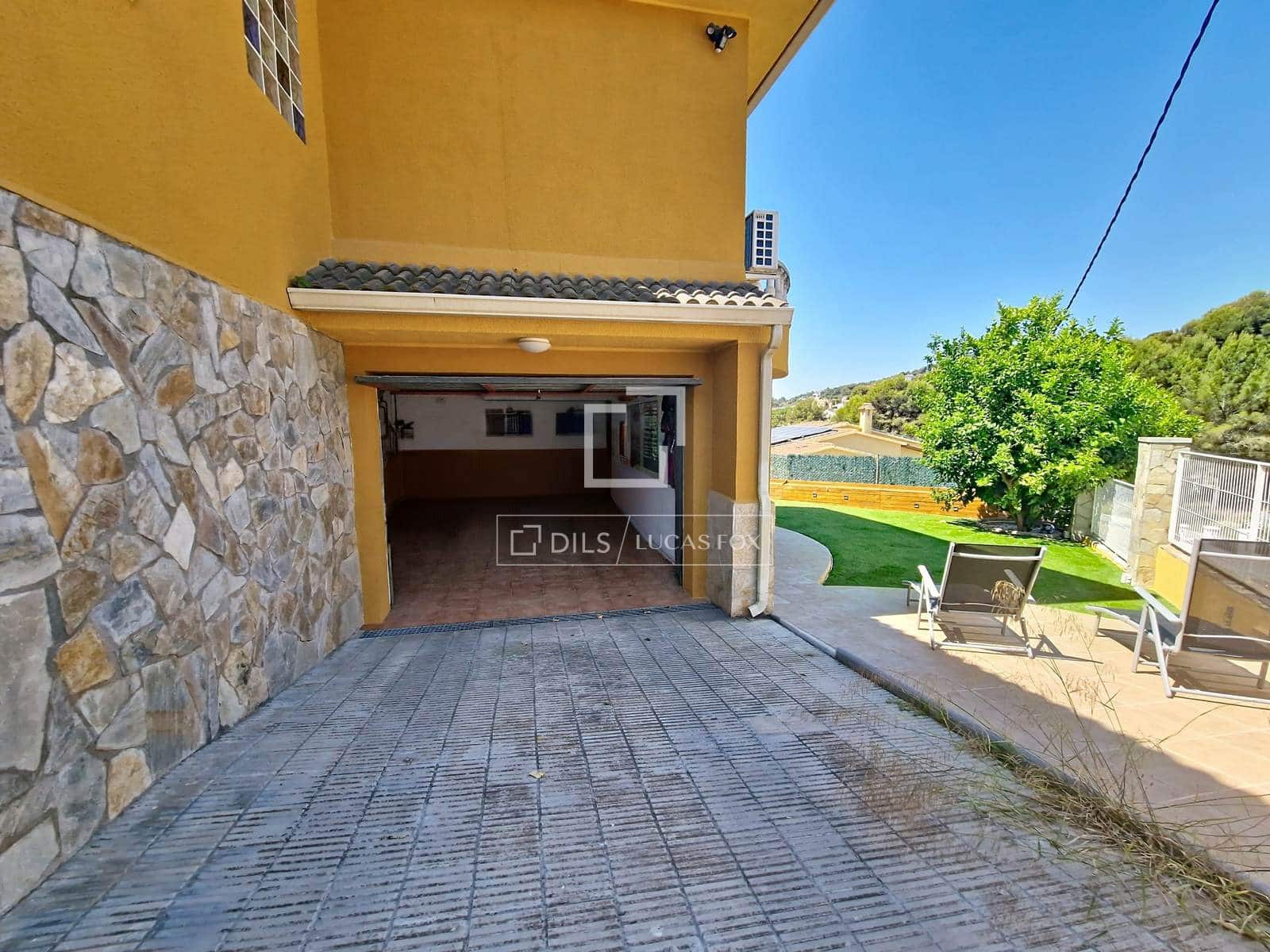 6 bedroom Villa for sale in Segur de Calafell with pool garage - € 950,000 (Ref: 9928311)