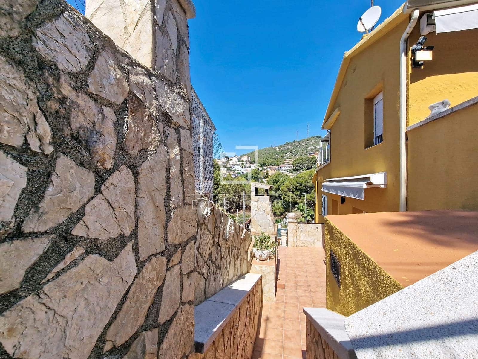 6 bedroom Villa for sale in Segur de Calafell with pool garage - € 950,000 (Ref: 9928311)
