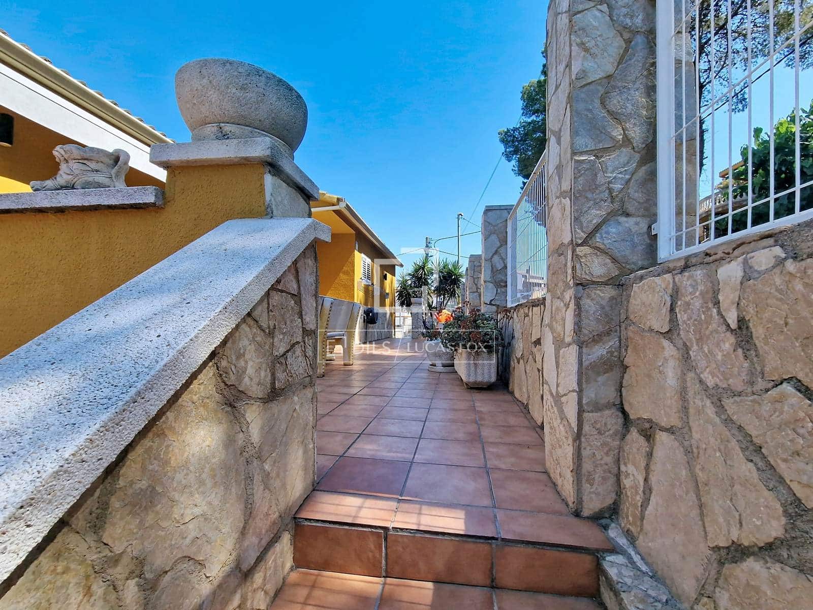 6 bedroom Villa for sale in Segur de Calafell with pool garage - € 950,000 (Ref: 9928311)