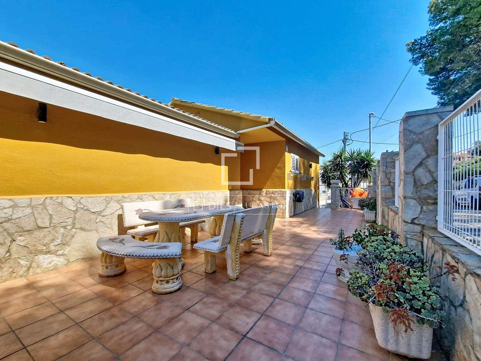 6 bedroom Villa for sale in Segur de Calafell with pool garage - € 950,000 (Ref: 9928311)