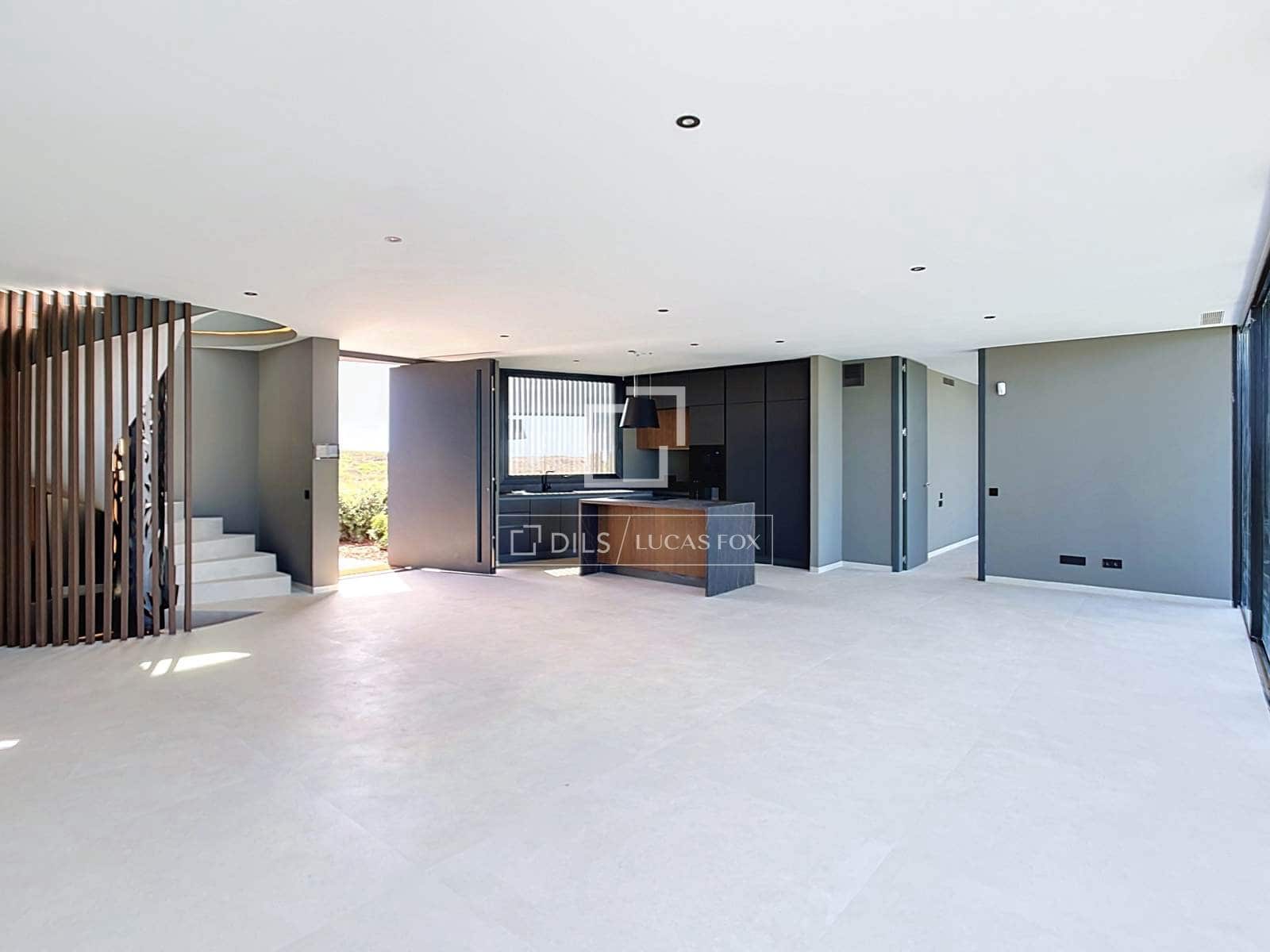2 bedroom Villa for sale in Es Mercadal with pool garage - € 2,495,000 (Ref: 9928468)