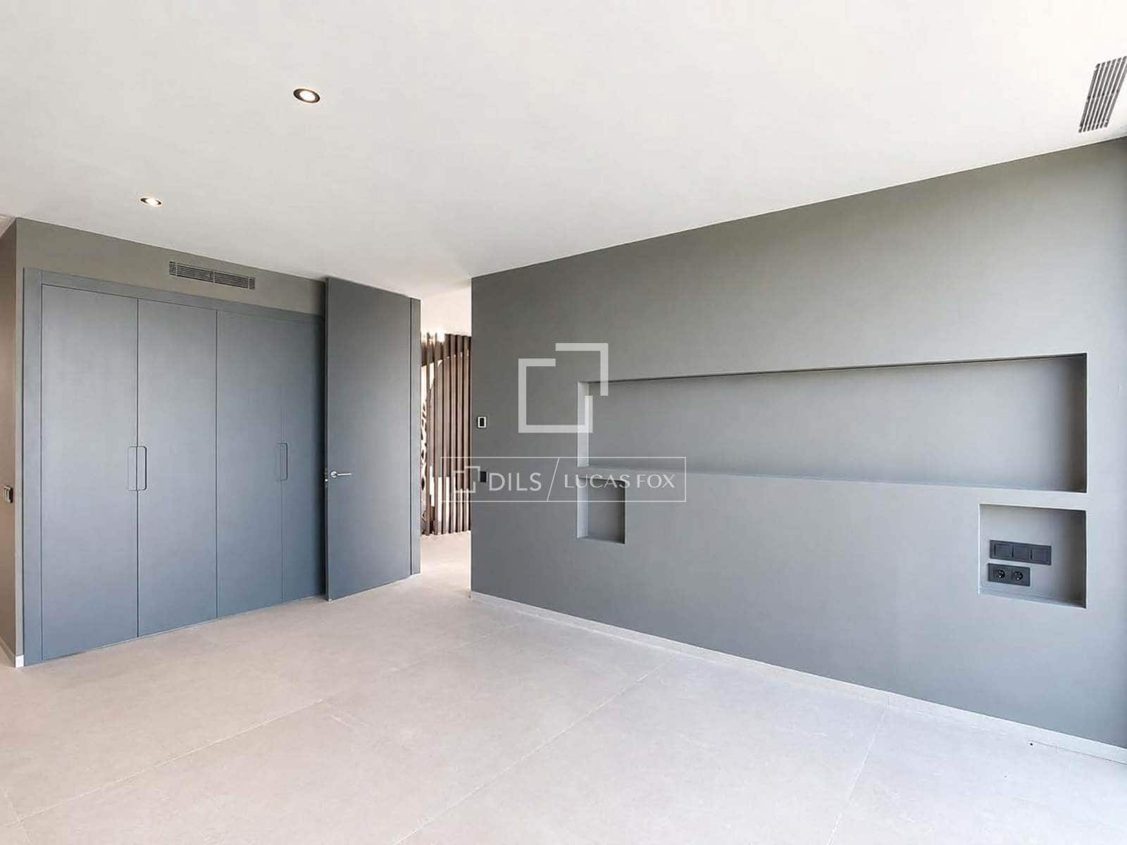 2 bedroom Villa for sale in Es Mercadal with pool garage - € 2,495,000 (Ref: 9928468)