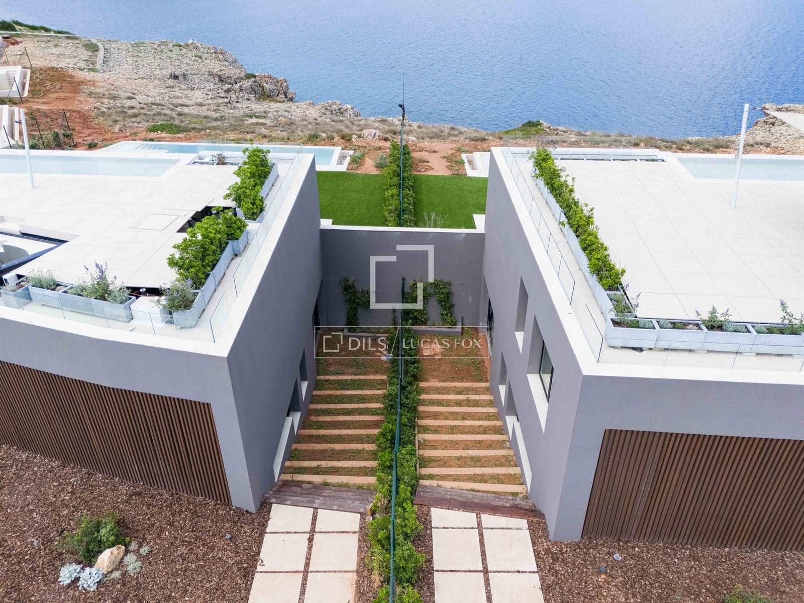 2 bedroom Villa for sale in Es Mercadal with pool garage - € 2,495,000 (Ref: 9928468)