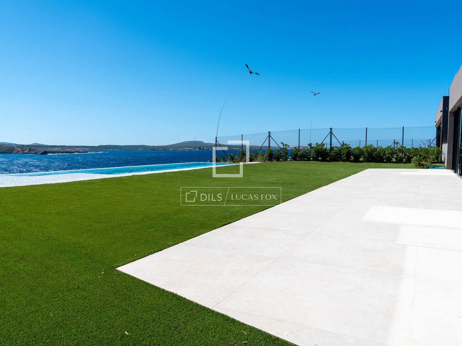 2 bedroom Villa for sale in Es Mercadal with pool garage - € 2,495,000 (Ref: 9928468)