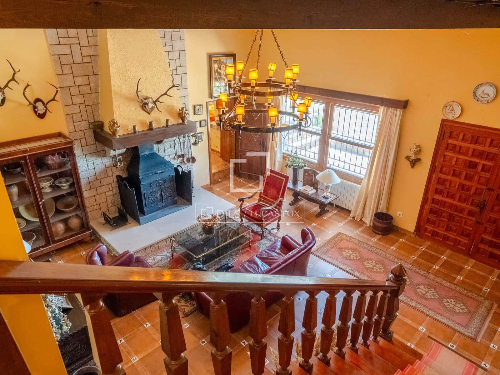 10 bedroom Finca/Country House for sale in Requena with pool garage - € 1,700,000 (Ref: 9928470)