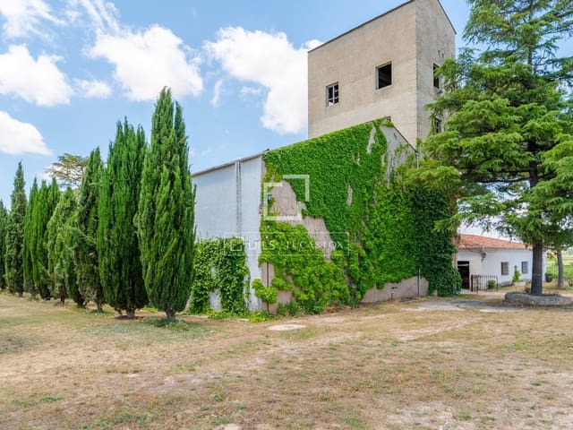 10 slaapkamer Finca/Landhuis te koop in Requena met zwembad garage - € 1.700.000 (Ref: 9928470)