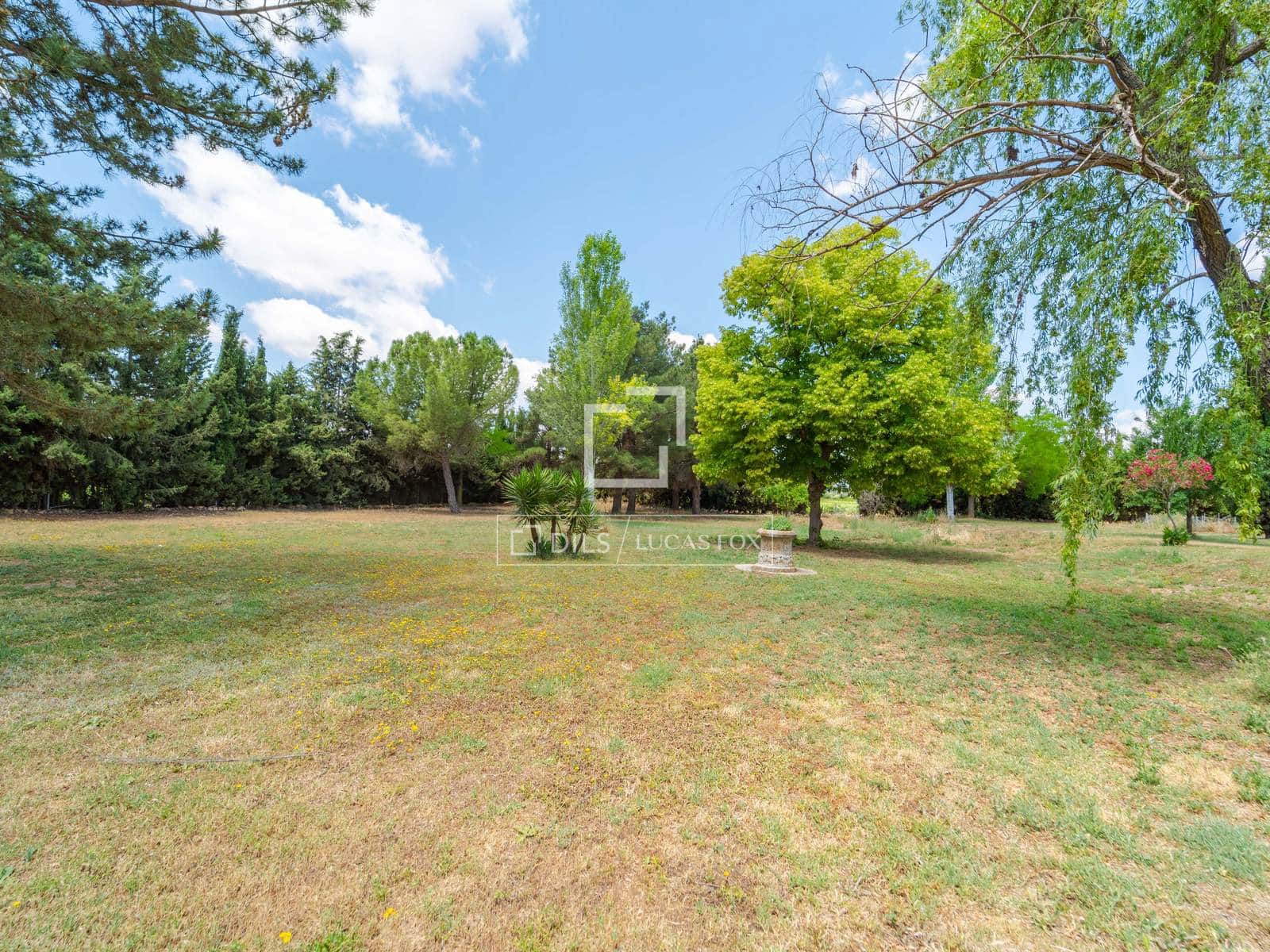 10 bedroom Finca/Country House for sale in Requena with pool garage - € 1,700,000 (Ref: 9928470)
