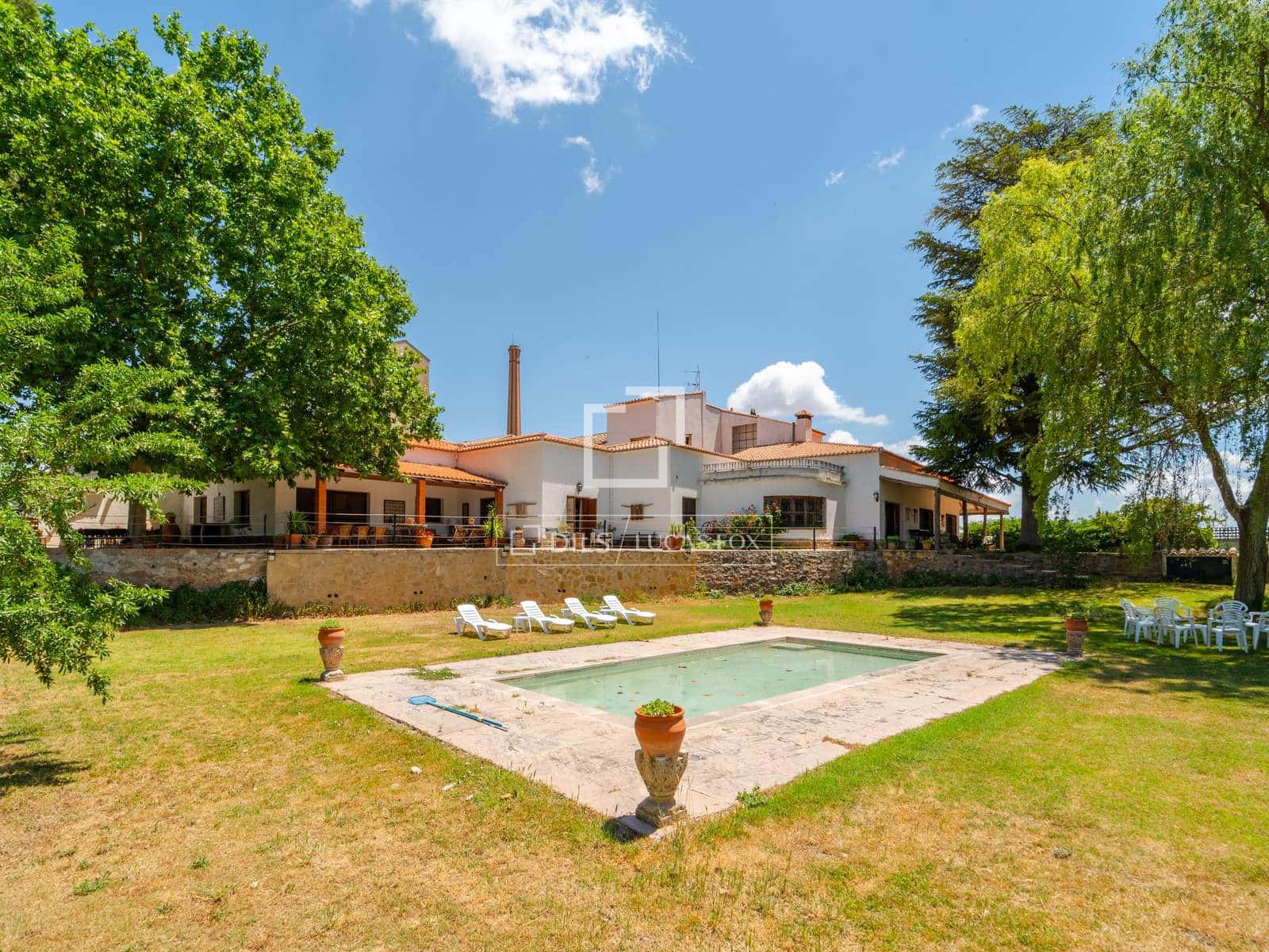 10 bedroom Finca/Country House for sale in Requena with pool garage - € 1,700,000 (Ref: 9928470)